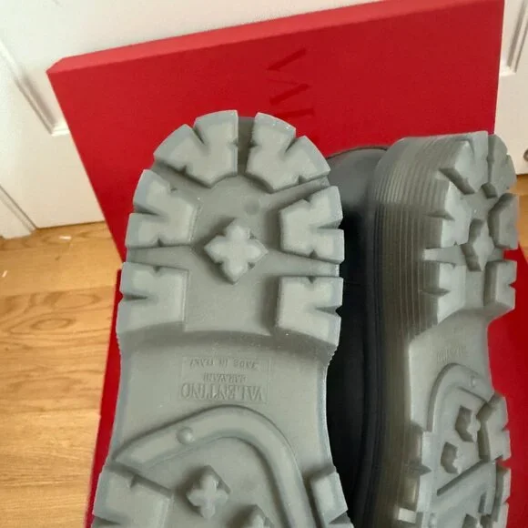 NWT Valentino Garavani Beatle 45 Ankle Boots One Stud Chunky Rubber Lug Sole - Picture 12 of 12